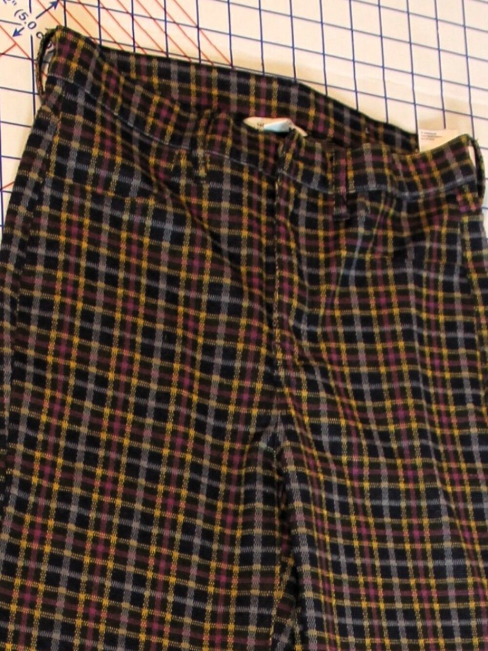 American Eagle Stretchy Knit Plaid Flare Pants 6R (Long Inseam) - Picture 6 of 9